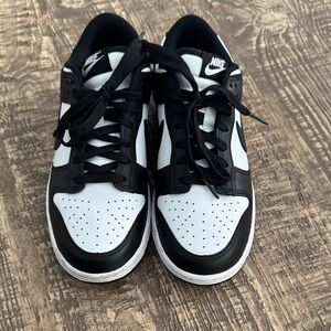 Nike Men's Black and White Sneakers